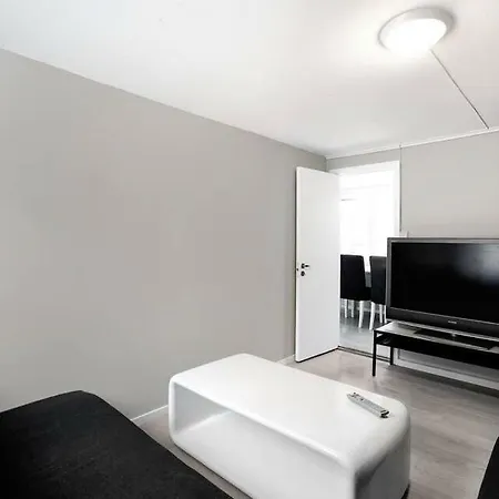 Amazing, House With Big Private Balcony *