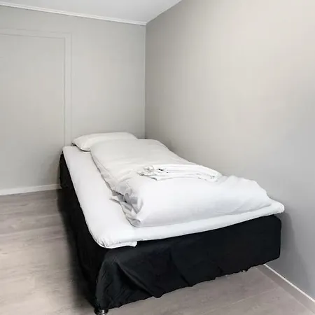 Amazing, House With Big Private Balcony Daire Bergen